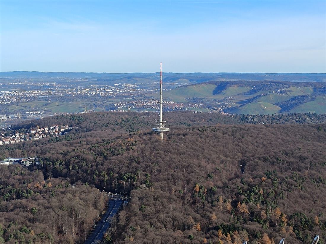 Fernsehturm Stuttgart auf dem Hügel
