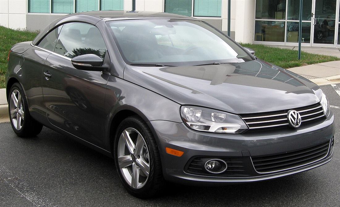 Grauer VW Eos Cabrio