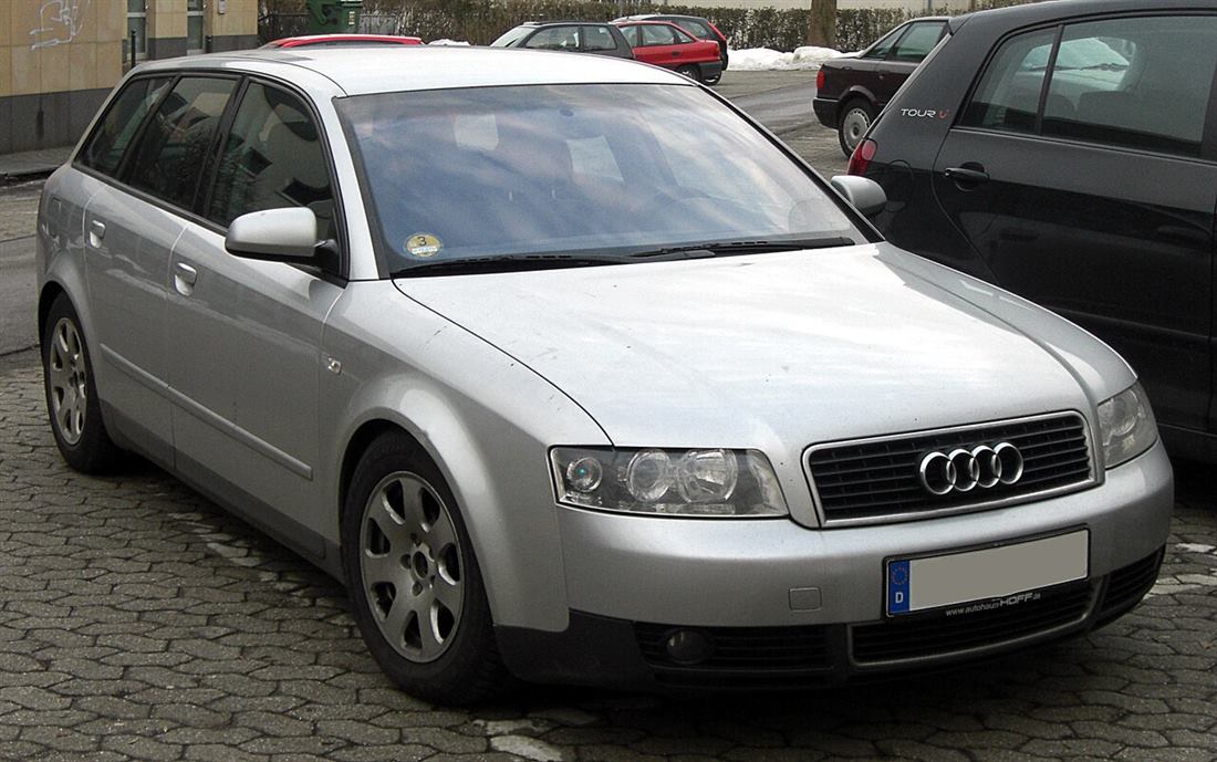 Silberner Audi A4 Avant